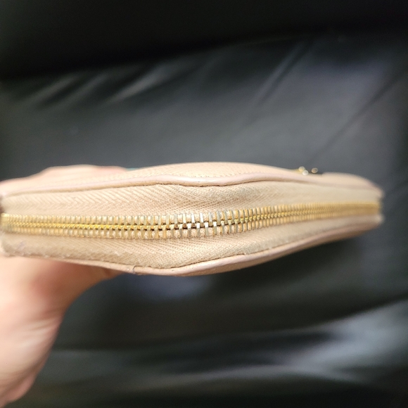 Dolce & Gabbana Beige Zippy Wallet - Picture 4 of 9